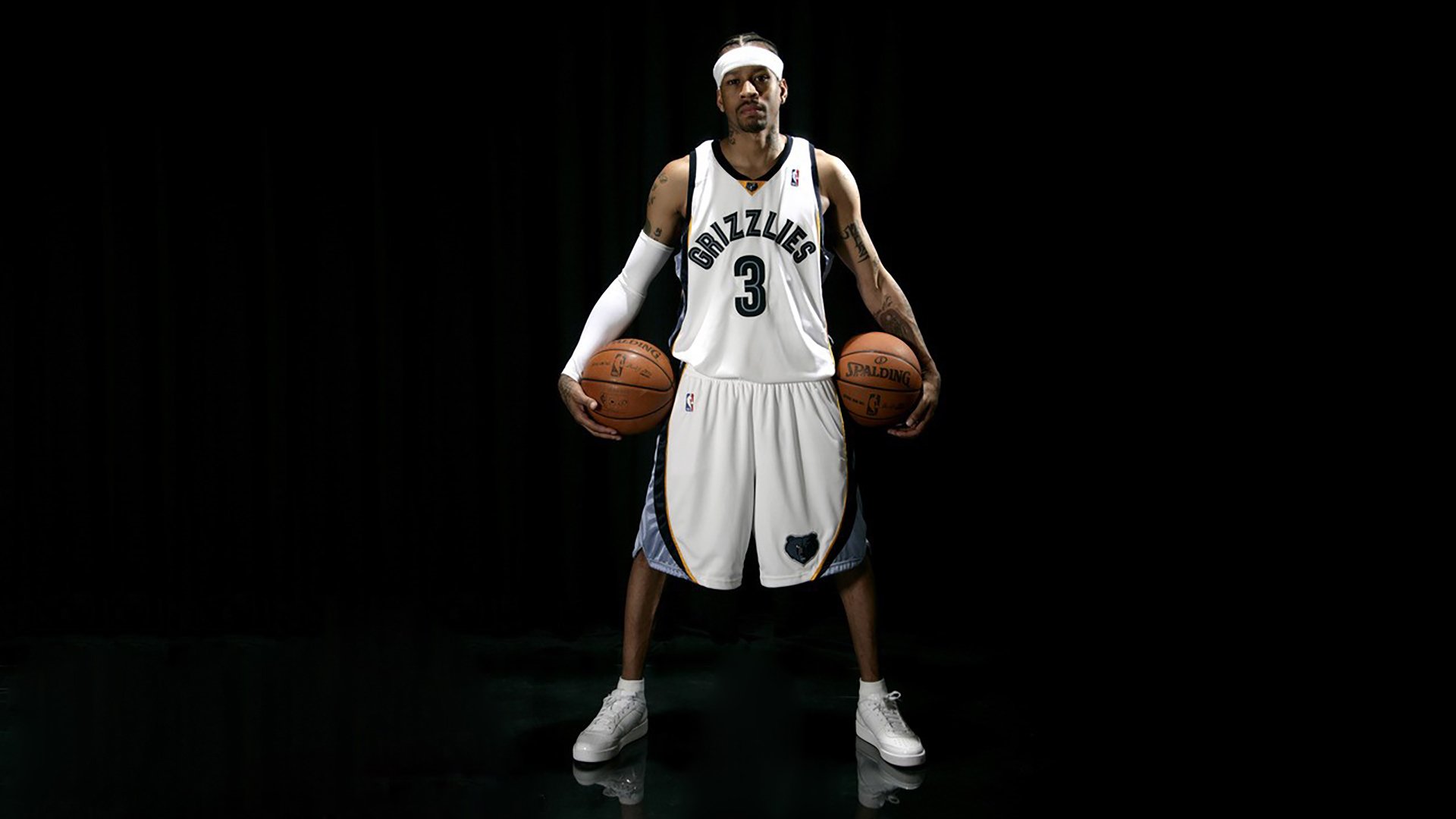 压迫防守下如何调整持球节奏应对，足球比赛压迫式防守特点